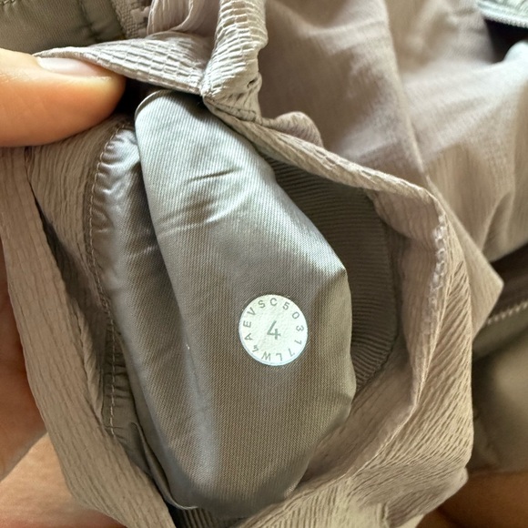 Lululemon nonstop Bomber jacket, reversible, size 4 - Picture 5 of 5